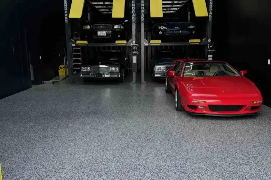 Flake vs Metallic Epoxy in Katy: How Humidity Should Steer Your Choice